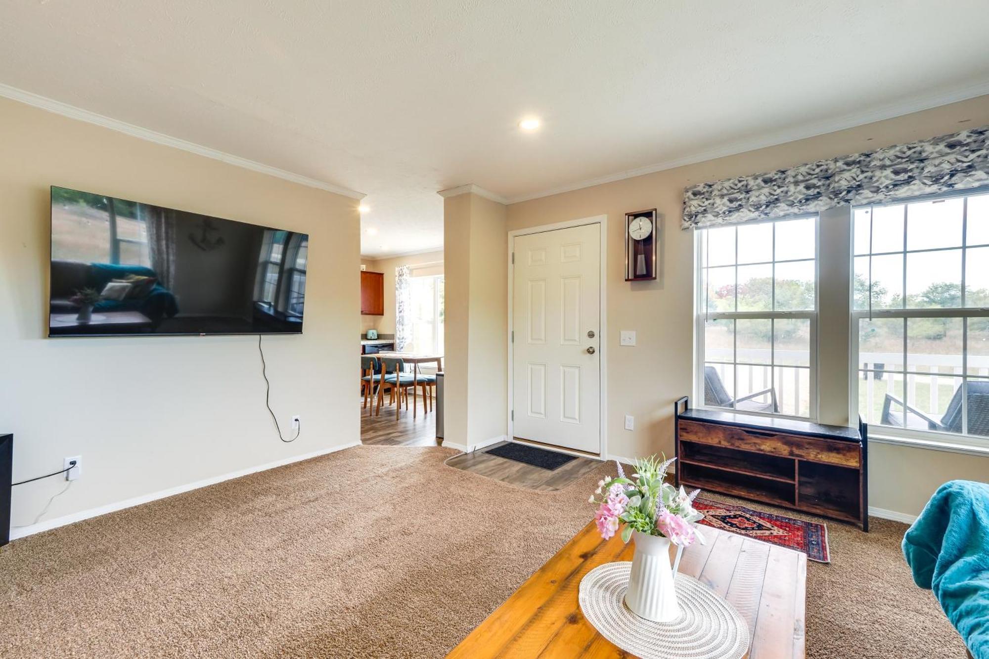 Family Home In Rapid City About 4 Mi To Torch Lake! Экстерьер фото